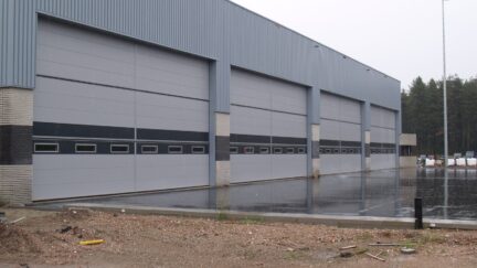 Inbraakwerende hangar deuren, sectionaalpoort inbraakbeveiliging