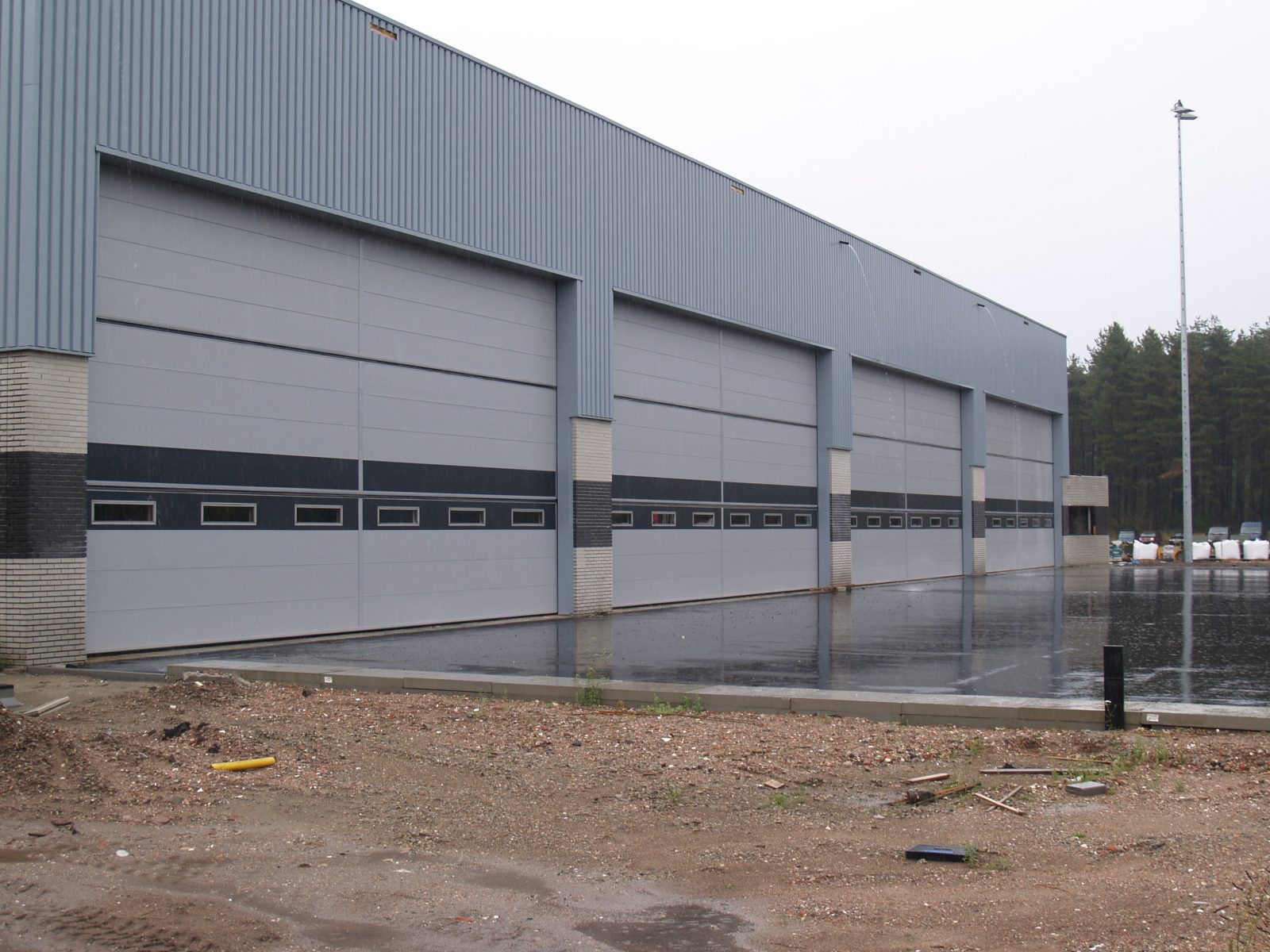 Inbraakwerende hangar deuren, sectionaalpoort inbraakbeveiliging