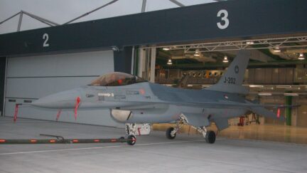 Inbraakwerende hangardeuren voor Vliegbasis Volkel