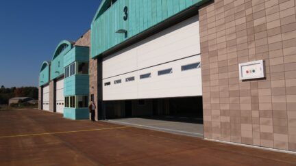 Air Force-Tore - Hangar - Maximale Sicherheitstüren - Explosionssicher, kugelsicher, einbruchhemmend