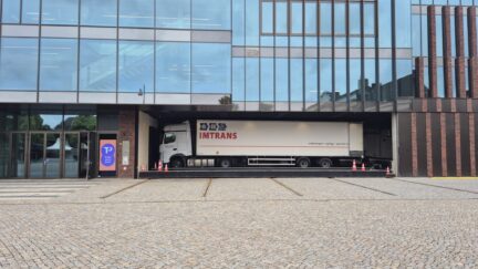 Truck Expedition Be- und Entladetheater Den Bosch